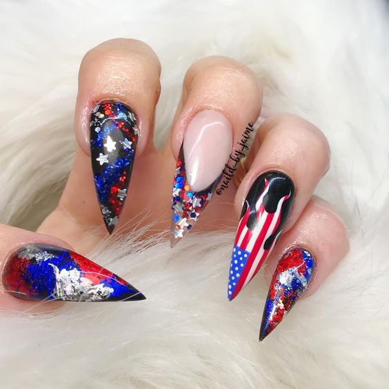 diseños de uñas stiletto con nail art patriota